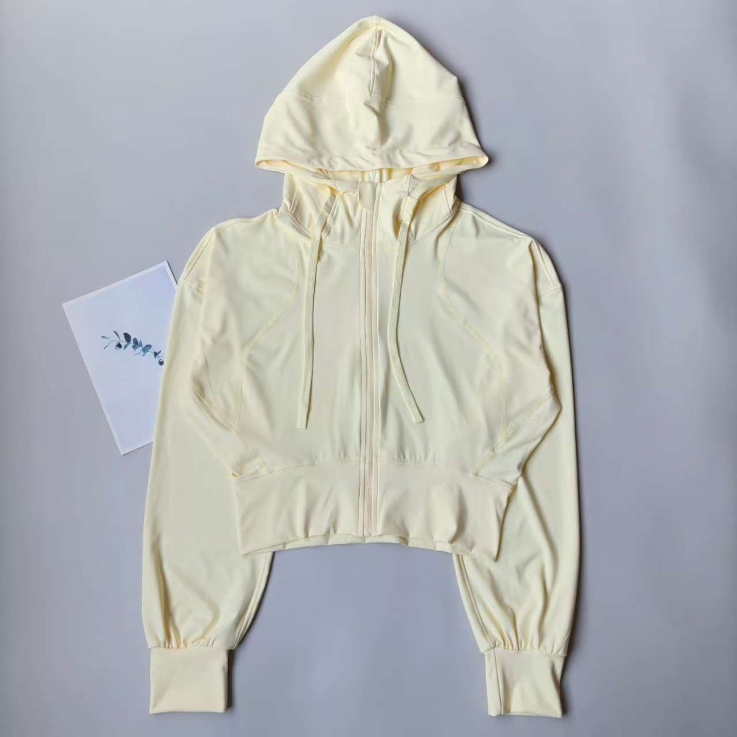 Damen Sportjacke mit Kapuze – Schnell trocknend & Figurbetont