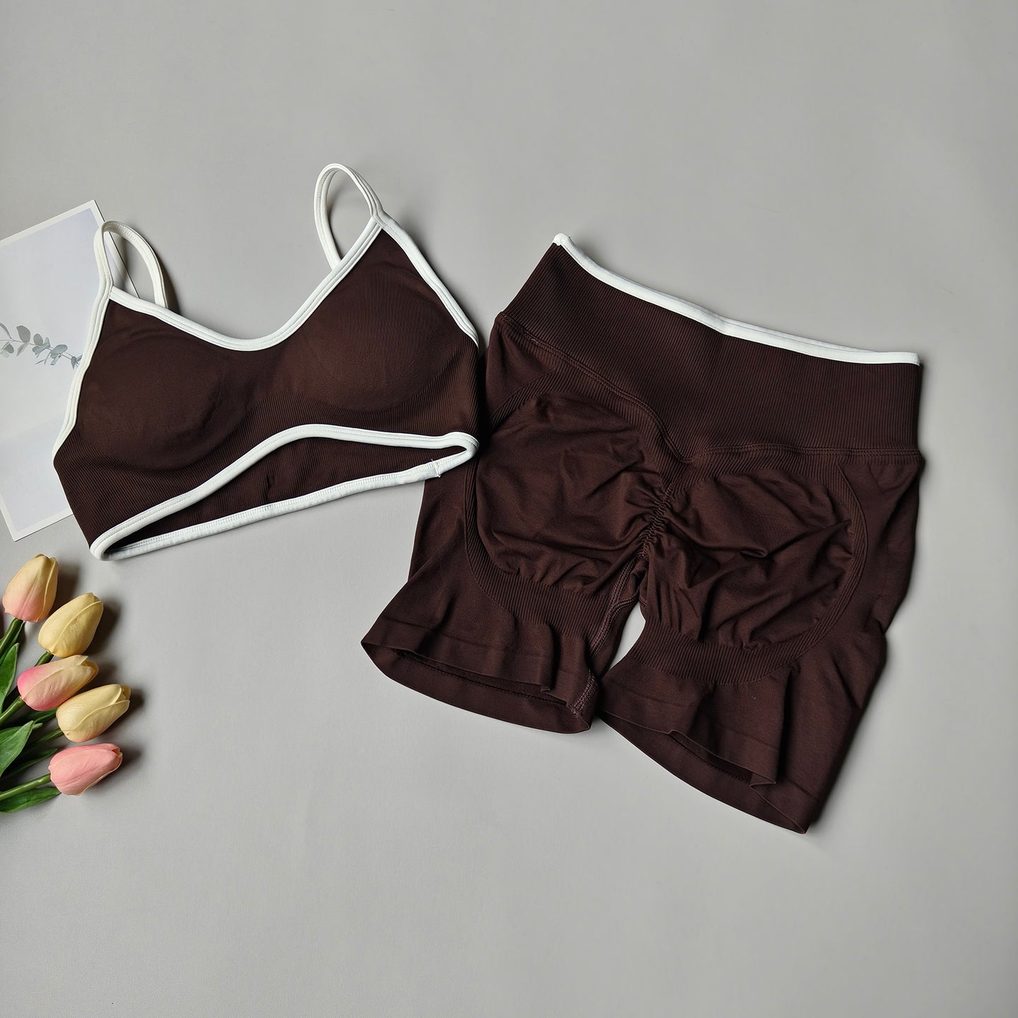 Damen Fitness- & Yoga-Set – Seamless Sport-BH mit Trägern & High-Waist Shorts, Push-Up (Peach Butt) & Bauchformend für Gym & Workout
