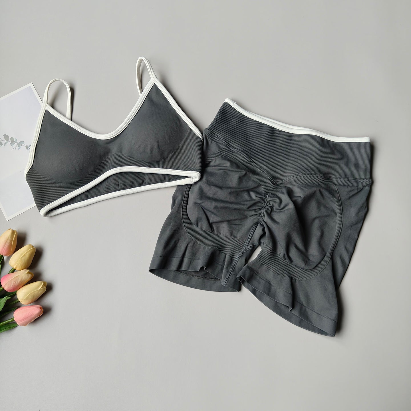 Damen Fitness- & Yoga-Set – Seamless Sport-BH mit Trägern & High-Waist Shorts, Push-Up (Peach Butt) & Bauchformend für Gym & Workout