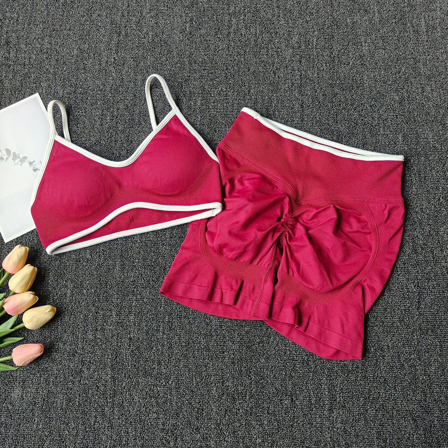 Damen Fitness- & Yoga-Set – Seamless Sport-BH mit Trägern & High-Waist Shorts, Push-Up (Peach Butt) & Bauchformend für Gym & Workout