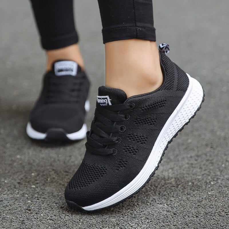Damen Fitness Sneaker Weiß Kaufen – Atmungsaktive Sportschuhe, Leichte Trainingsschuhe, Bequeme Gym Schuhe für Alltag & Fitness