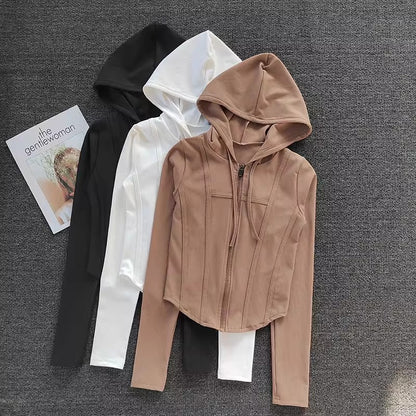 Damen Sportjacke mit Kapuze – Schnell trocknend & Figurbetont