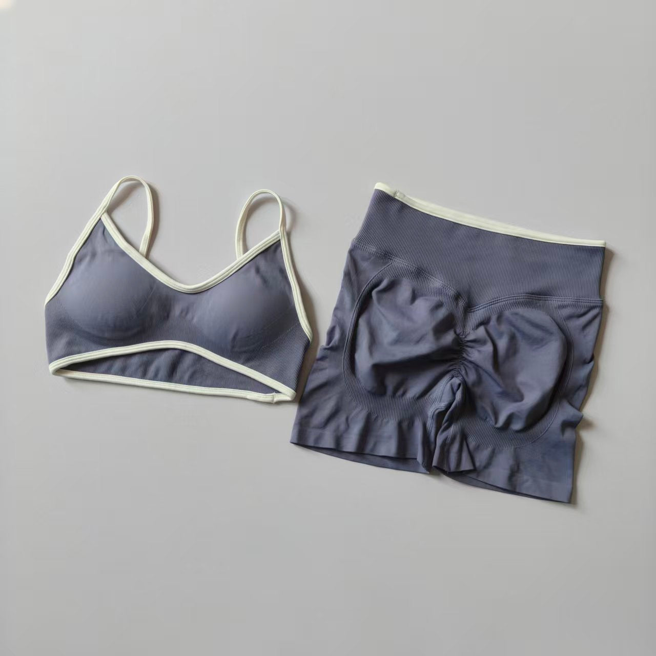 Damen Fitness- & Yoga-Set – Seamless Sport-BH mit Trägern & High-Waist Shorts, Push-Up (Peach Butt) & Bauchformend für Gym & Workout