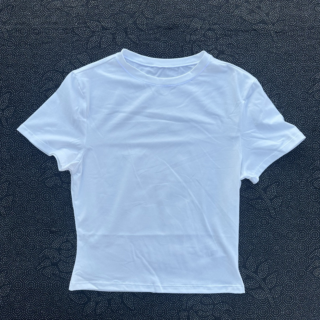 Einfarbiges Damen Crop Fitness T-Shirt – Enganliegend, Atmungsaktiv & Kurzarm für Yoga & Training