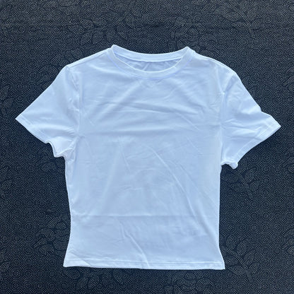 Einfarbiges Damen Crop Fitness T-Shirt – Enganliegend, Atmungsaktiv & Kurzarm für Yoga & Training